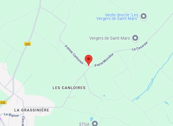 Carte: Les Canloires, La Grassinière, rues D52, Petites Canloires, Petite Moisière, Vergers de Saint Mars. Un repère rouge marque une intersection.